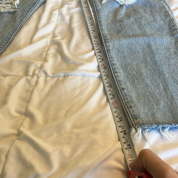 Levi's Premium WEDGIE FIT Light Wash Size 30, High Rise, Straight Leg Distressed - Picture 14 of 17